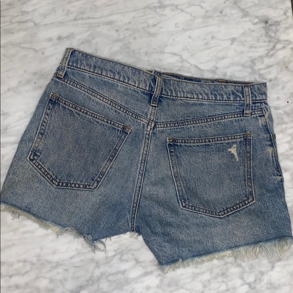 GAP high rise cutoffs - Picture 3 of 3